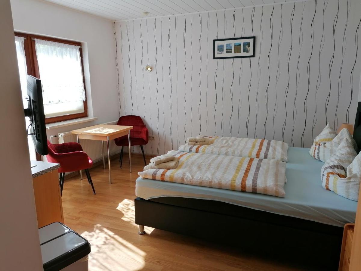 Pension Und Bistro" Dat Olle Fischerhus" Hotel Ralswiek Bagian luar foto