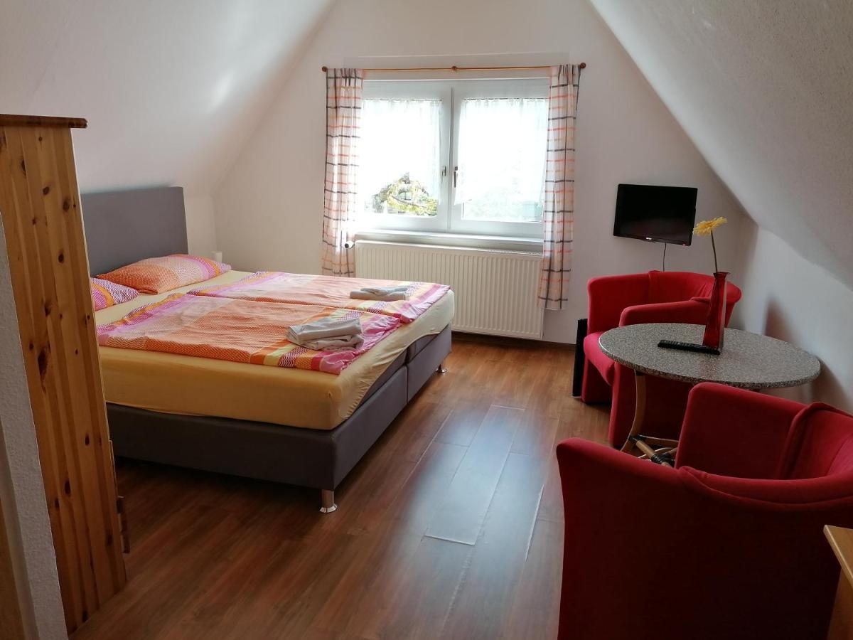 Pension Und Bistro" Dat Olle Fischerhus" Hotel Ralswiek Bagian luar foto
