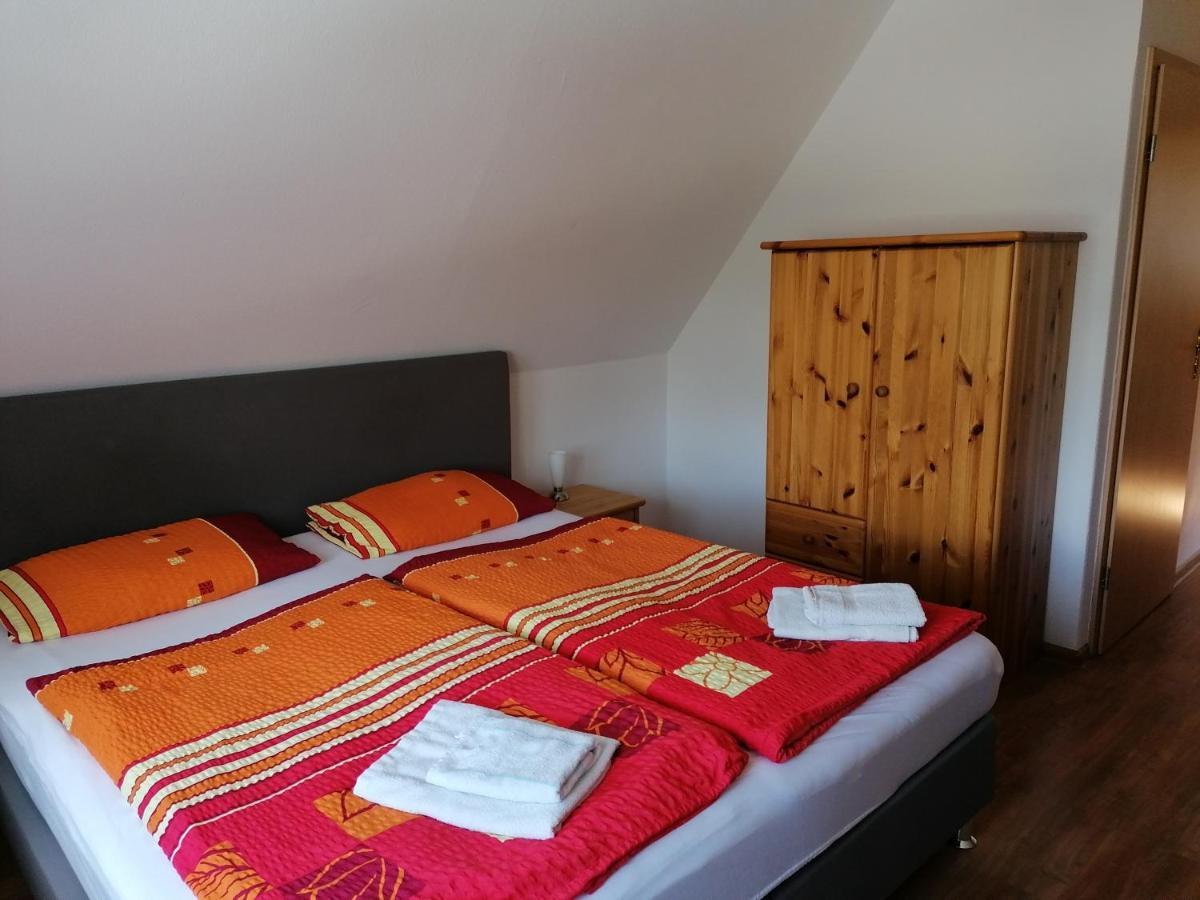 Pension Und Bistro" Dat Olle Fischerhus" Hotel Ralswiek Bagian luar foto